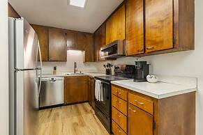 Comfortable Townhouse in Ash Way Lynnwood