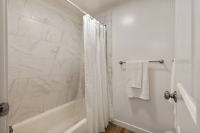 Comfortable Townhouse in Ash Way Lynnwood