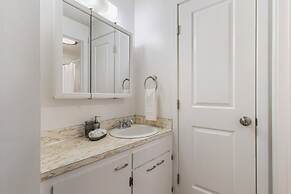 Comfortable Townhouse in Ash Way Lynnwood