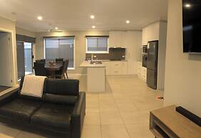 Abalina Cottages Cherry lane