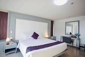 Convenient Grand Plus Hotel Suvarnabhumi