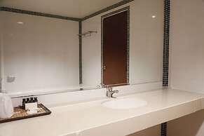 Convenient Grand Plus Hotel Suvarnabhumi