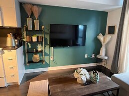 Skyline Toronto Lakeview Suites