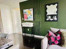 Skyline Toronto Lakeview Suites