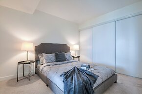 Skyline Toronto Lakeview Suites