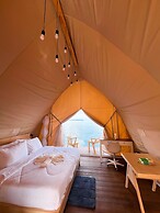 Floating Home in Reef Resort Unit 7