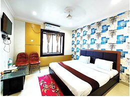 Hotel S S Puri Near Tempal