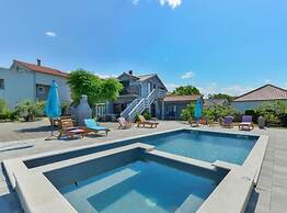 Apartments Franica With Heated Pool and Hot-tub