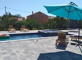 Apartments Franica With Heated Pool and Hot-tub