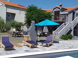 Apartments Franica With Heated Pool and Hot-tub