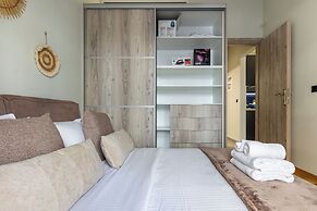 Cesily 2-Bedroom Apartment in Athens