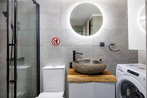 Cesily 2-Bedroom Apartment in Athens