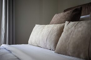 Cesily 2-Bedroom Apartment in Athens