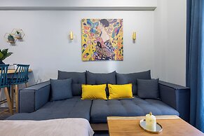 Cesily 2-Bedroom Apartment in Athens