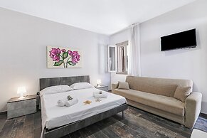 Pino Residence