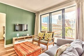 Cape Eazi Stayz The Rockwell