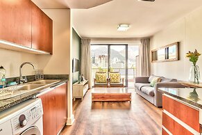 Cape Eazi Stayz The Rockwell