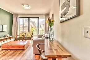 Cape Eazi Stayz The Rockwell