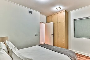 Cape Eazi Stayz The Rockwell