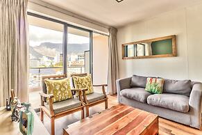 Cape Eazi Stayz The Rockwell