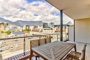 Cape Eazi Stayz The Rockwell