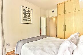 Cape Eazi Stayz The Rockwell