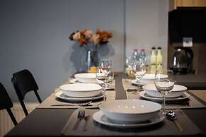 Zephyr 3-Bedroom Apartment in Athens