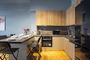 Zephyr 3-Bedroom Apartment in Athens