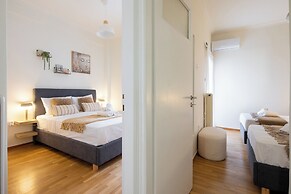 Zephyr 3-Bedroom Apartment in Athens