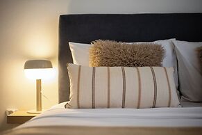 Zephyr 3-Bedroom Apartment in Athens