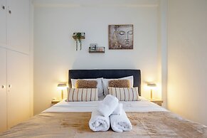 Zephyr 3-Bedroom Apartment in Athens