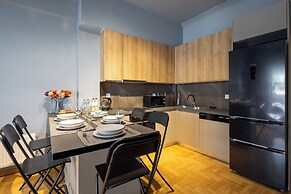 Zephyr 3-Bedroom Apartment in Athens
