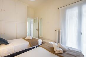Zephyr 3-Bedroom Apartment in Athens