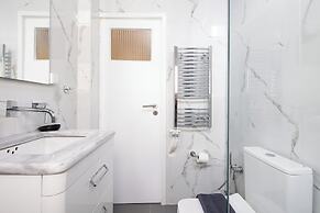 Zephyr 3-Bedroom Apartment in Athens
