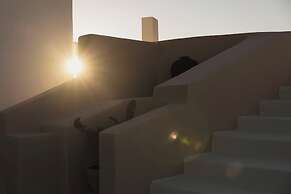 Neema Maison Finikia Santorini