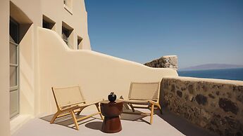 Neema Maison Finikia Santorini