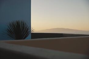 Neema Maison Finikia Santorini