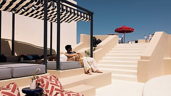 Neema Maison Finikia Santorini