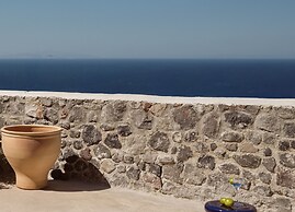 Neema Maison Finikia Santorini