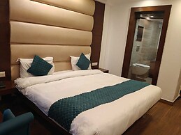 Hotel Roshie Mall Road Mussoorie