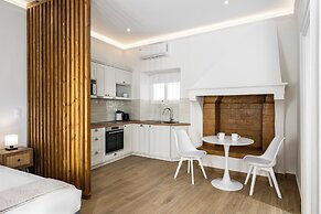 Nr 8 Ypapantis Deluxe Suites