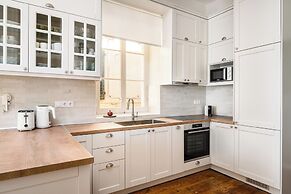 Nr 8 Ypapantis Deluxe Suites