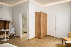 Nr 8 Ypapantis Deluxe Suites