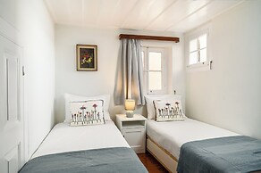 Nr 8 Ypapantis Deluxe Suites