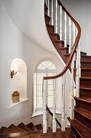 Nr 8 Ypapantis Deluxe Suites