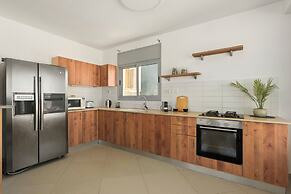 Sea View Beach Penthouse by Sea N' Rent