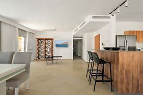 Sea View Beach Penthouse by Sea N' Rent