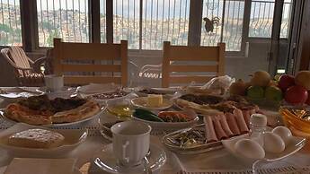 Cozy Wood Apartment With Great View to Nazareth