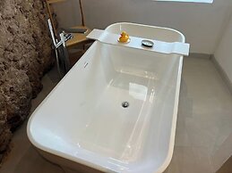 The White House Evgrious, Sleeps 4, Close to Beach