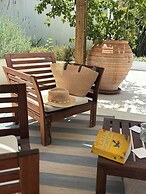 The White House Evgrious, Sleeps 4, Close to Beach